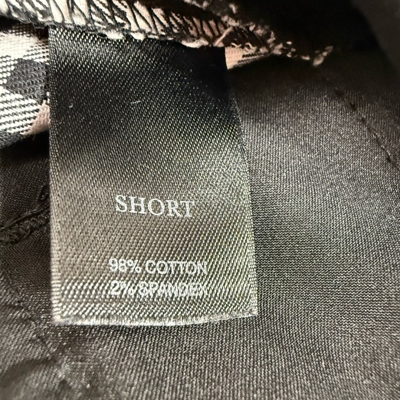 White House Black Market checkered black and white shorts size 14 - Picture 9 of 9